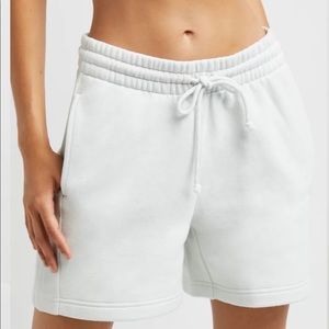 Aritzia TNA NWT Cozy Fleece Boyfriend 5" Sweatshort